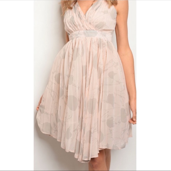 HOT SALES ❗️Babydoll V Neck Blush Gray Dress - Picture 5 of 8